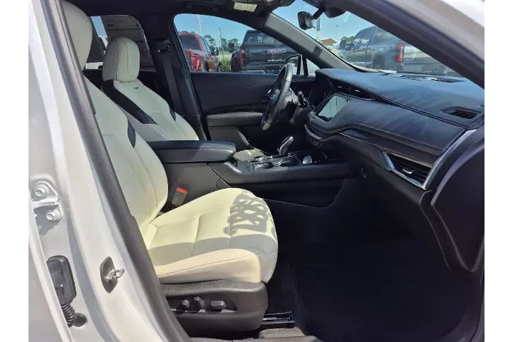 $26482 : Cadillac XT4 2022 Sport 4dr image 10