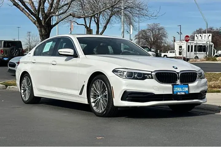 $19995 : BMW 5 Series 2019 530e iPerf image 9