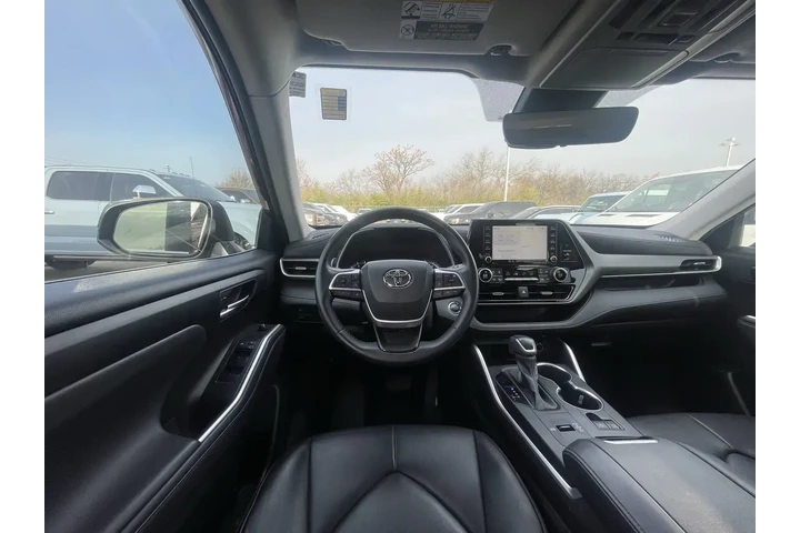 $29159 : Toyota Highlander 2022 XLE 4 image 5