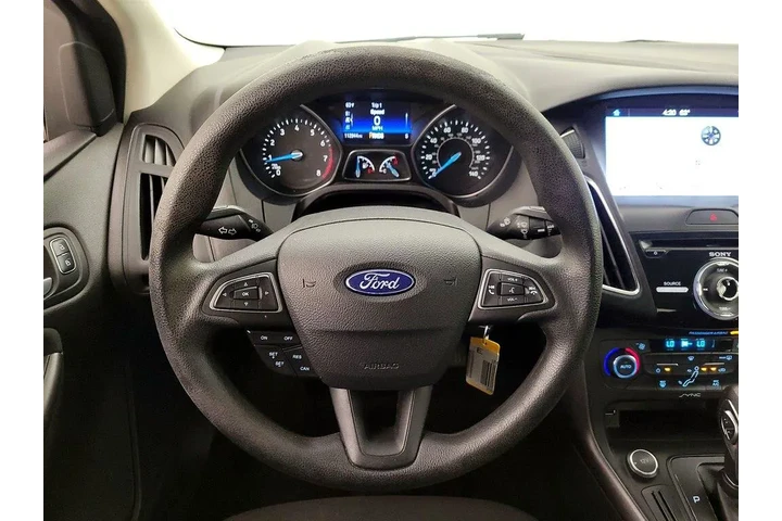 $11998 : Ford Focus 2017 SEL 4dr Seda image 10