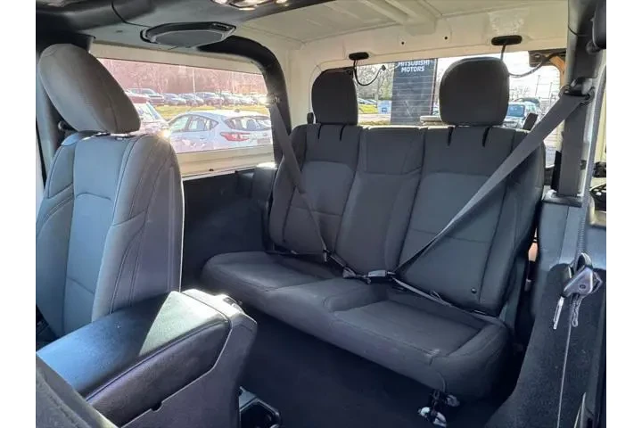 $31240 : Jeep Wrangler 2022 4x4 Sport image 8