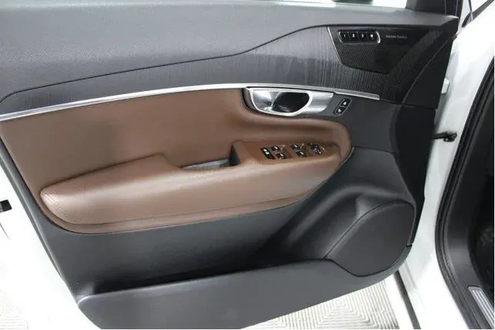 $22985 : Volvo XC90 2020 AWD T6 Momen image 5