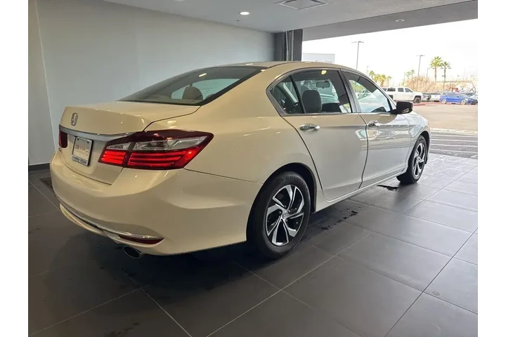 $16749 : Honda Accord 2017 LX 4dr Sed image 7