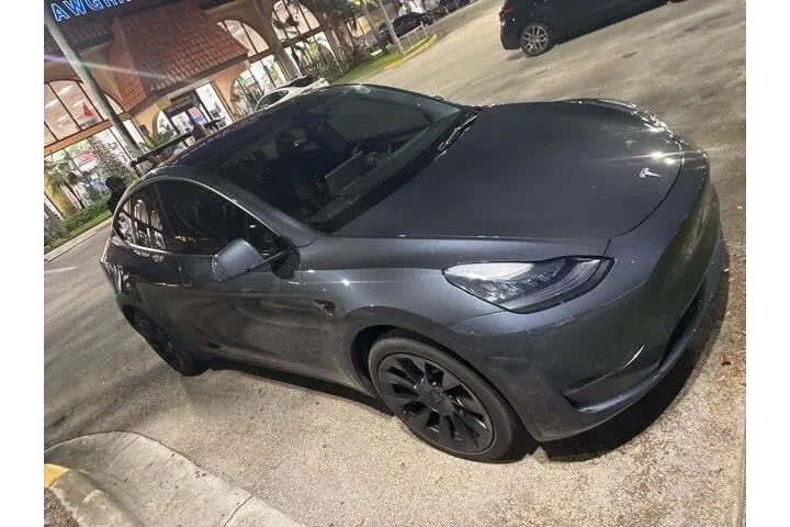 $29500 : Tesla Model Y 2023 AWD 4dr C image 2
