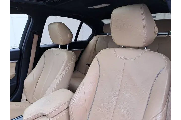 $10700 : BMW 3 Series 330i image 3