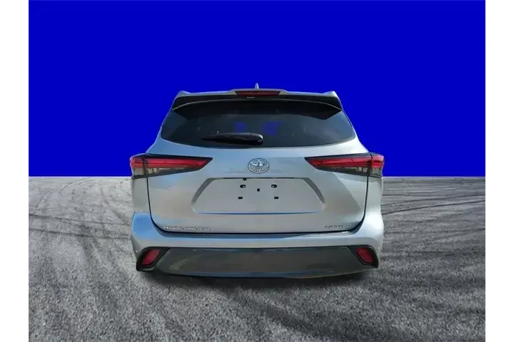 $32799 : Toyota Highlander 2023 L 4dr image 5