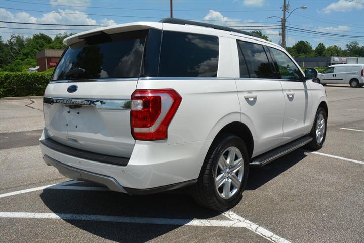 2018 Expedition XLT image 6