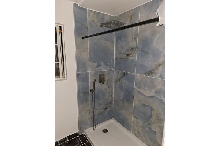 $2400 : Aprt. rent los Angeles a.90002 image 6