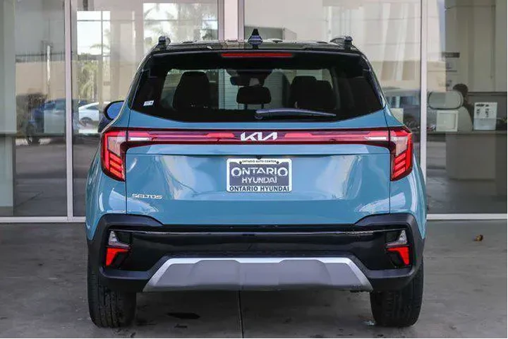 $19894 : Kia Seltos 2024 S 4dr SUV image 7