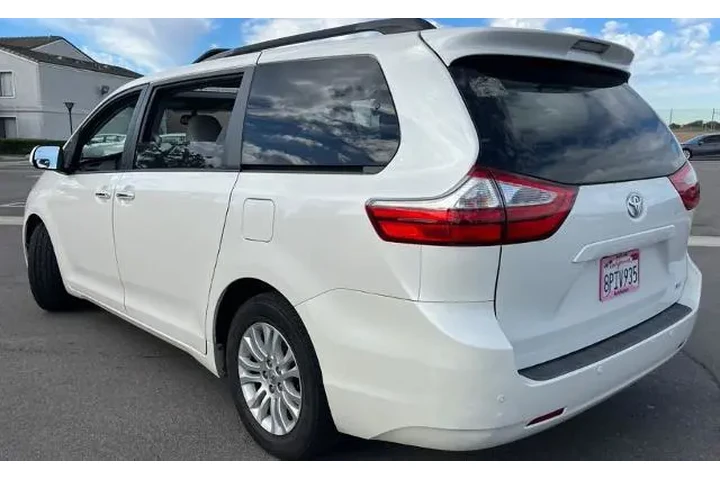 $24800 : Toyota Sienna 2017 XLE 7-Pas image 3