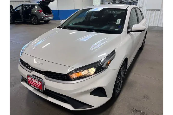 $16407 : Kia Forte 2023 LXS 4dr Sedan image 7