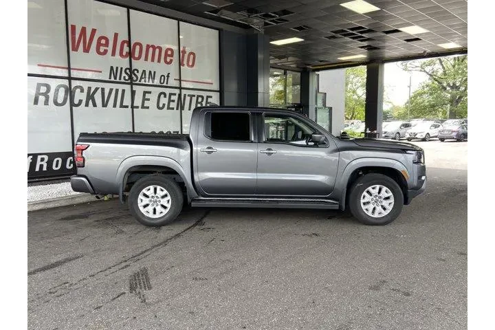 Nissan Frontier 2022 4x4 SV image 4