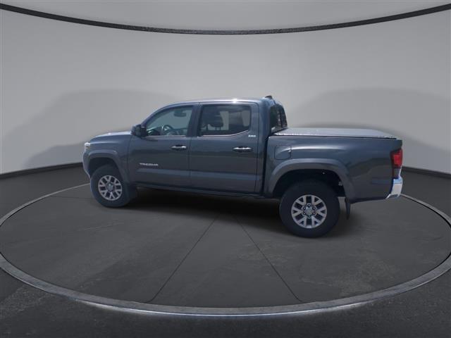 $31600 : PRE-OWNED 2018 TOYOTA TACOMA image 6