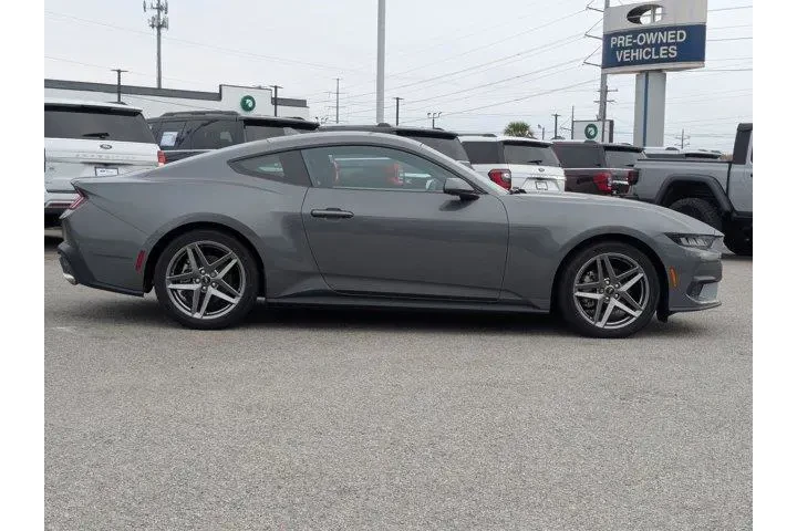 $30995 : Ford Mustang 2024 EcoBoost 2 image 4