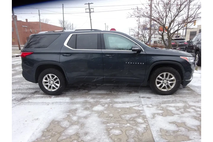 $9800 : 2018 Traverse FWD 4dr LT Clot image 4