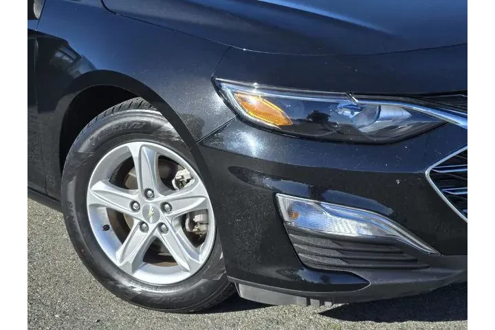 $16400 : Chevrolet Malibu 2023 LS 4dr image 9