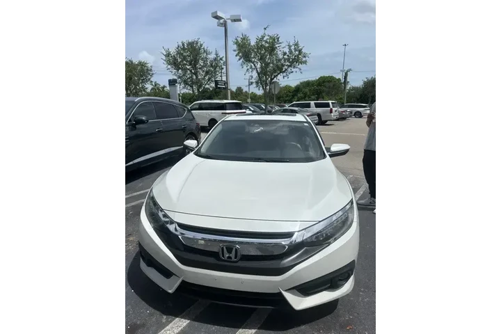 $17990 : Honda Civic 2017 Touring 4dr image 1