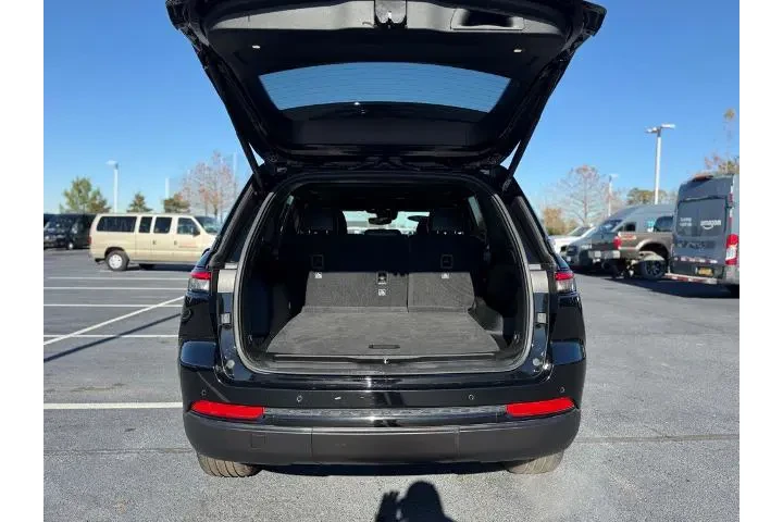 $33498 : Jeep Grand Cherokee 2024 4x4 image 7