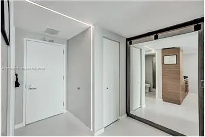 $4900 : Rental property with 1 bedro image 1