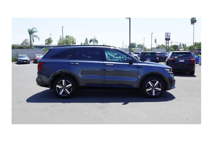$24984 : 2023 Sorento S image 5