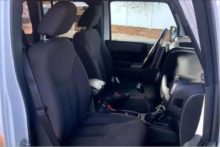 $15555 : Jeep Wrangler Unlimited 2017 image 7