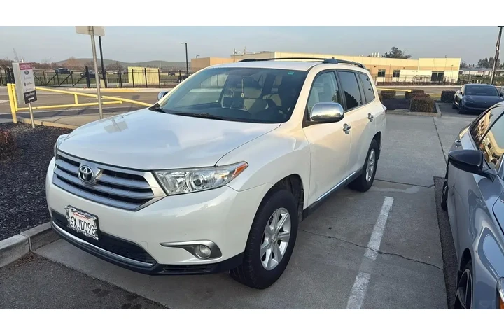 $13888 : Toyota Highlander 2012 SE 4d image 1