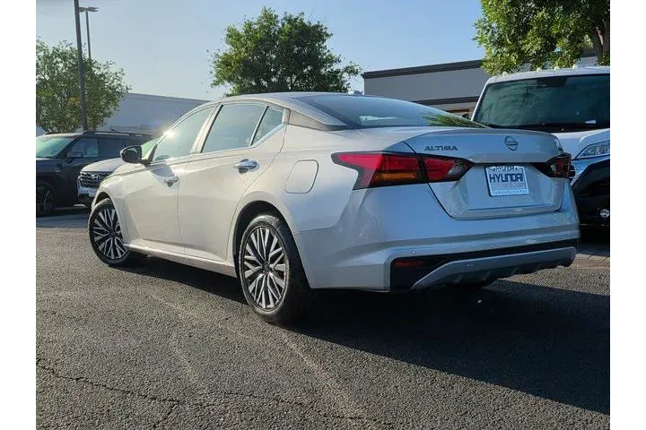 $18636 : Nissan Altima 2023 2.5 SV 4d image 7