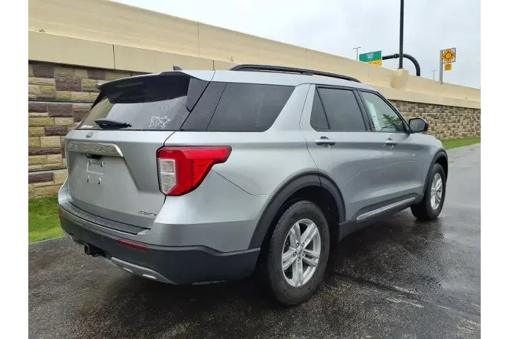 $25941 : Ford Explorer 2021 AWD XLT 4 image 9