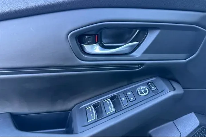 $27773 : Honda Accord 2025 SE 4dr Sed image 10