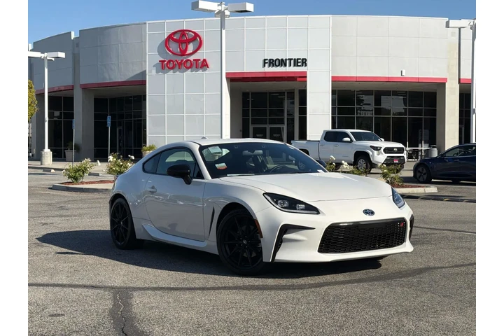 $34944 : Toyota GR86 2024 Premium 2dr image 1