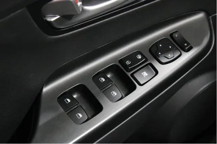 $22979 : Hyundai KONA 2022 Limited 4d image 4