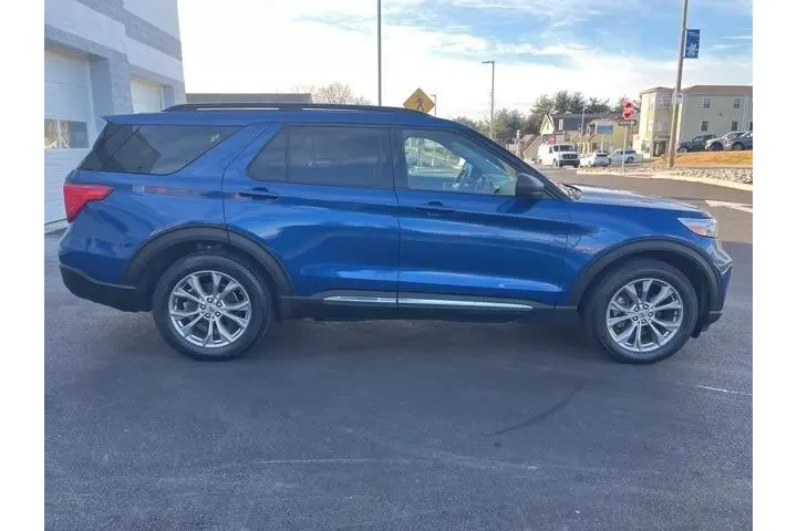 $29925 : Ford Explorer 2022 AWD XLT 4 image 7