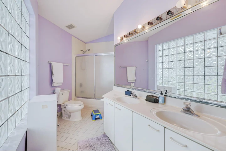 $1100 : Alquiler de cuarto en casa esp image 5