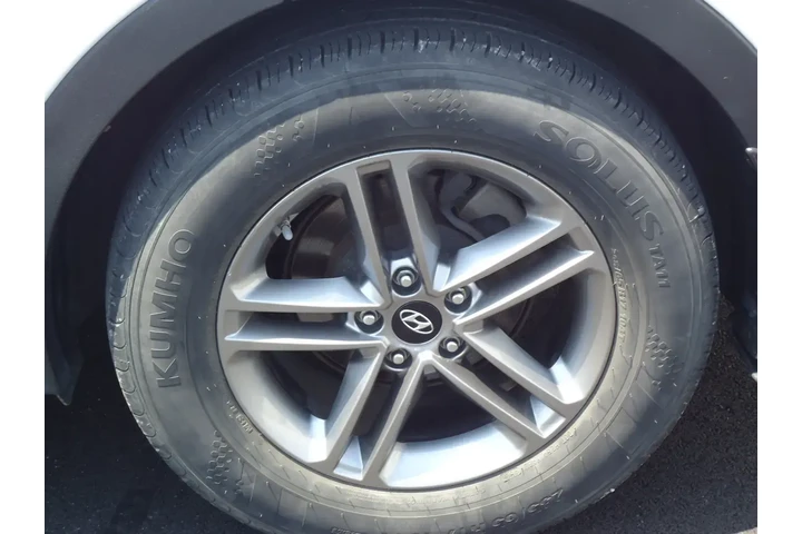 $13900 : Hyundai SANTA FE Sport 2018 image 9