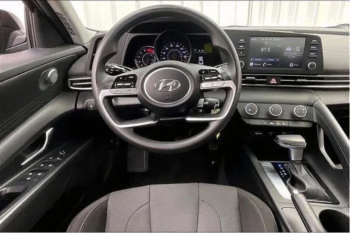 $18490 : Hyundai ELANTRA 2023 SE 4dr image 5
