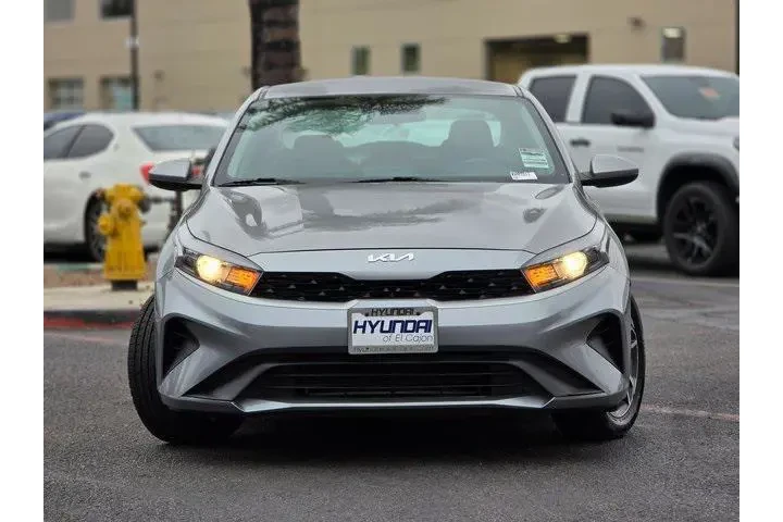 $16495 : Kia Forte 2023 LXS 4dr Sedan image 3