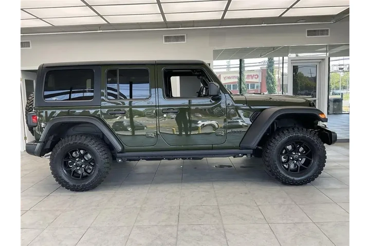 $40000 : Jeep Wrangler 2024 4x4 Sport image 4