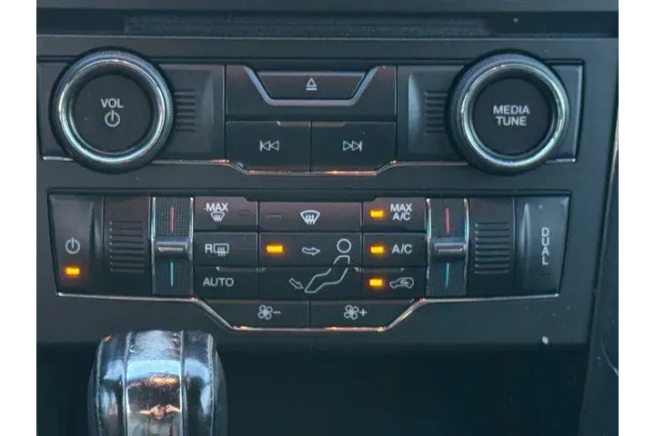 $11773 : Ford Explorer 2016 XLT 4dr S image 4