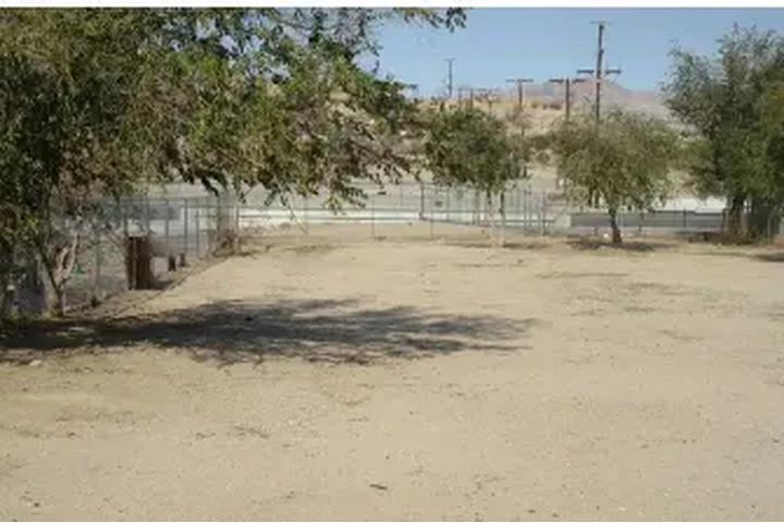 $1975 : Casa en Victorville, Ca. image 6