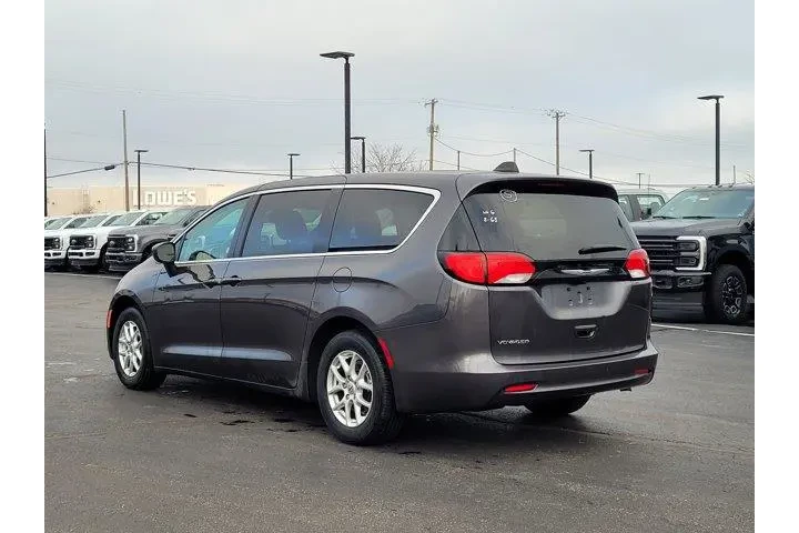 $25988 : Chrysler Voyager 2023 LX 4dr image 5