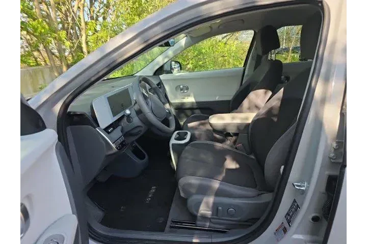 $29850 : Hyundai IONIQ 5 2024 AWD SEL image 2