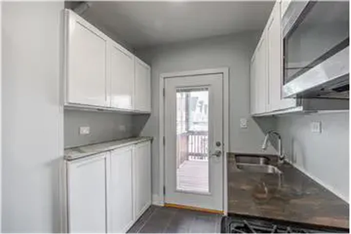 $2450 : Rental property with 1 bedro image 10