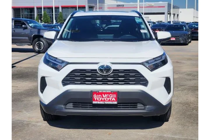 $29878 : Toyota RAV4 2025 XLE 4dr SUV image 2