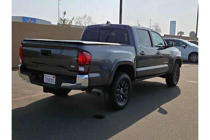 $31998 : Toyota Tacoma 2022 4x2 SR5 V image 5