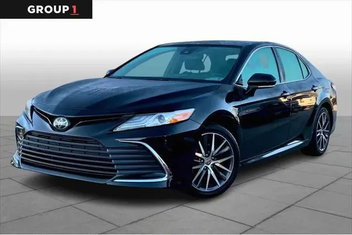 $26345 : Toyota Camry 2024 XLE 4dr Se image 1