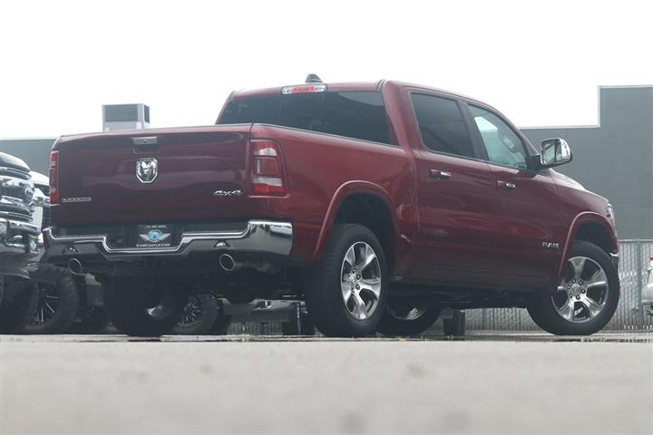 2020 1500 Laramie image 3