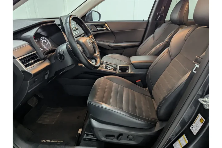 $25997 : Mitsubishi Outlander 2024 SE image 10