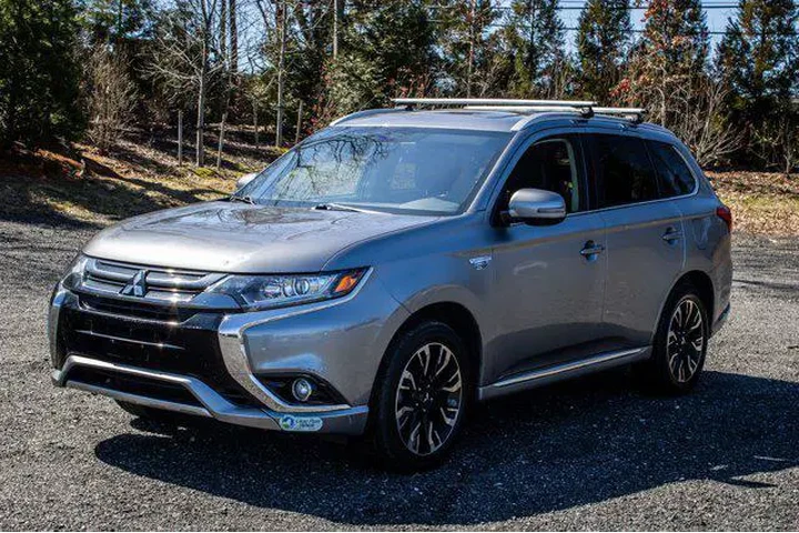 $14995 : Mitsubishi Outlander PHEV 20 image 1