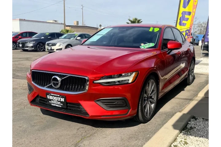 $18995 : 2019 S60 T5 Momentum image 3