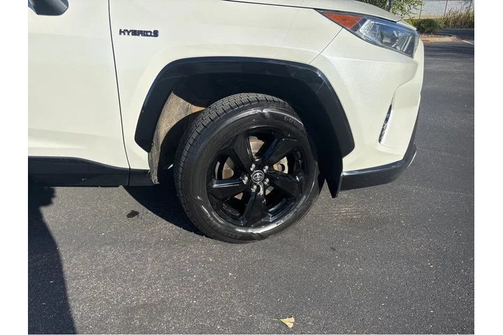 $23977 : 2020 RAV4 Hybrid XSE image 8